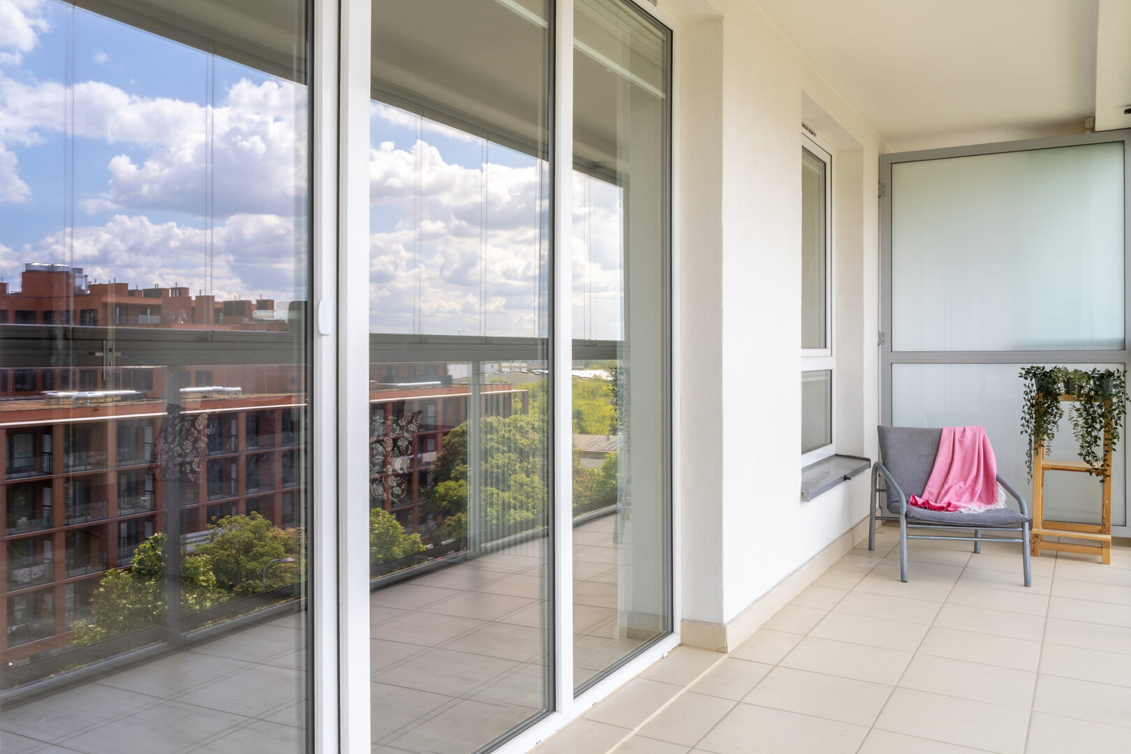 LUA Apartments Sp. z o.o. - 12
