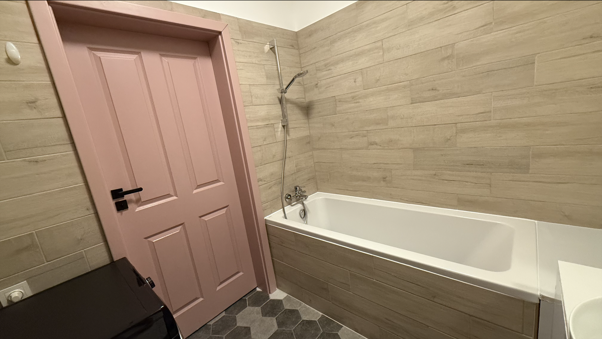 LUA Apartments Sp. z o.o. - 4